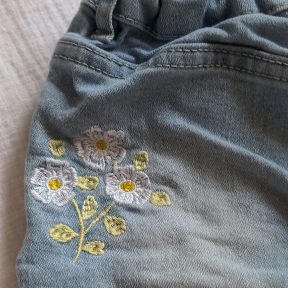 Betsy Johnson Distressed Flower Denim Shorts - Picture 9 of 11